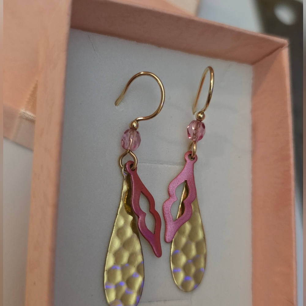 Kiss Me Double Drop Dangle Lips And Gold Tone Drop Earrings